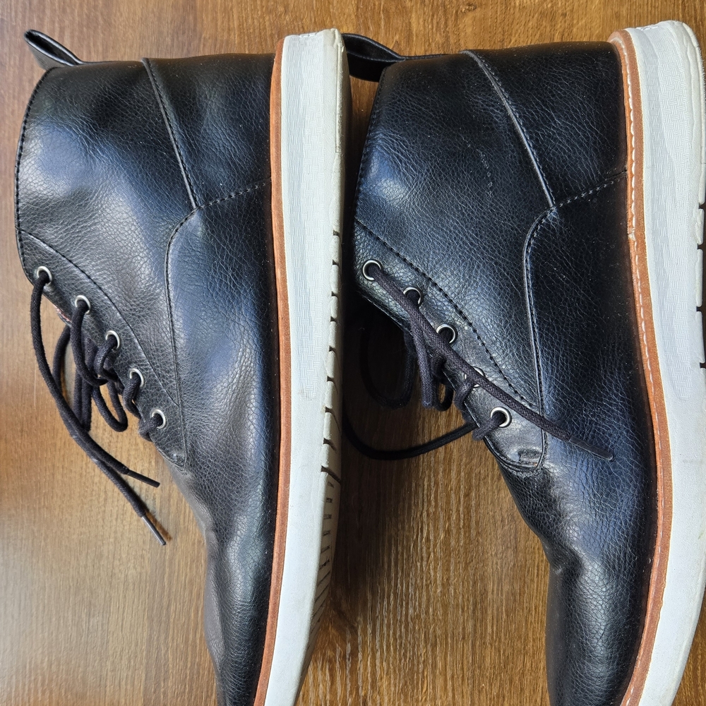Ben Sherman Black Leather Chukka Boots